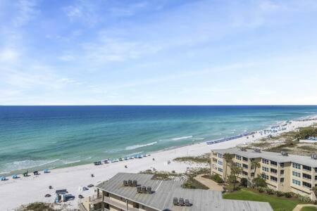 The Scallop By Brightwild-Beachfront Condo Destin Buitenkant foto