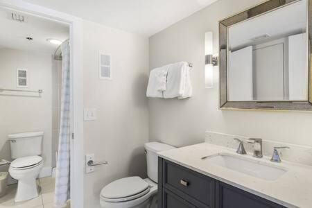 The Scallop By Brightwild-Beachfront Condo Destin Buitenkant foto